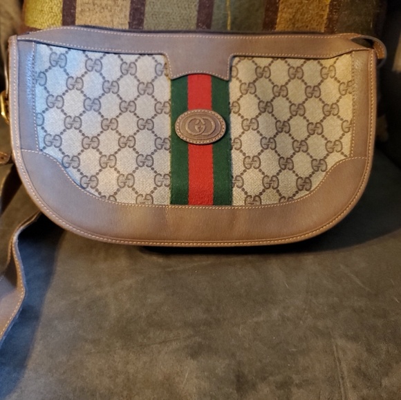 Gucci Handbags - Authentic Gucci Purse